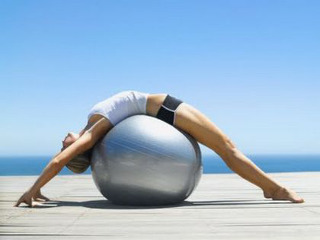 Как похудеть: гимнастический мяч - инструмент в достижении цели